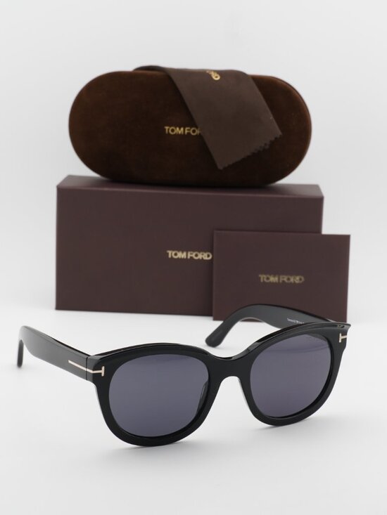 Tom Ford Tamara-02 FT1114 01A Oval Sunglasses - Black / Smoke main image 8